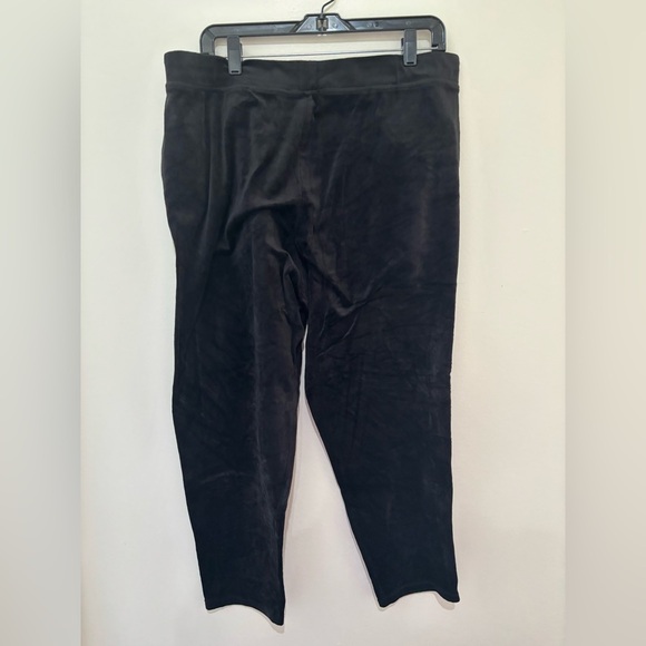 Gloria Vanderbilt Black Velvet Pants - Picture 4 of 4